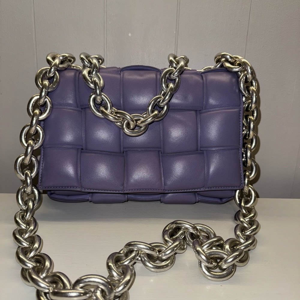 BOTTEGA VENETA CHAIN CASSETTE LEATHER HANDBAG